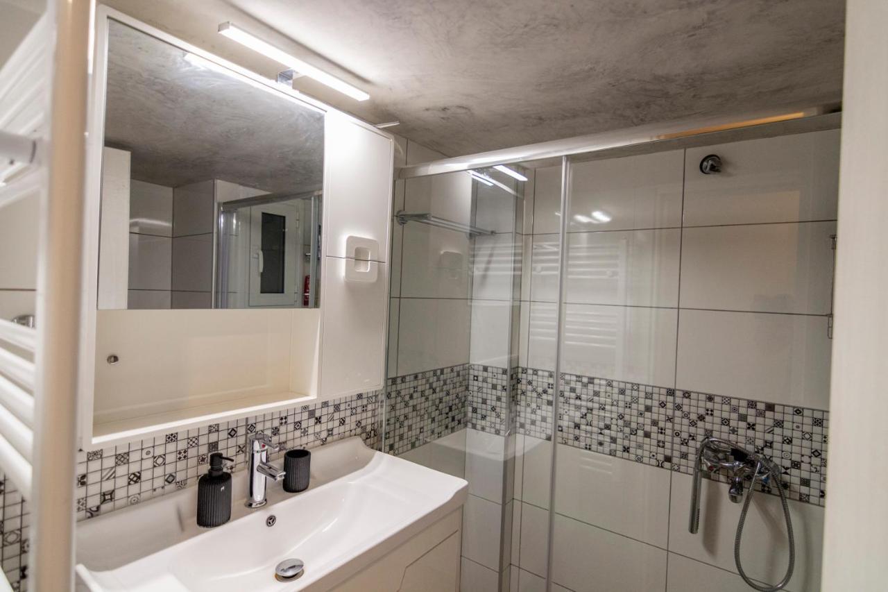 Luxury Apartment 10' From The Center! Atina Dış mekan fotoğraf